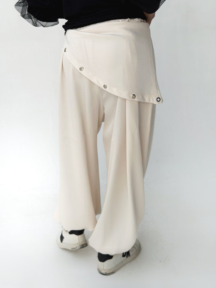 Flow pants in off white