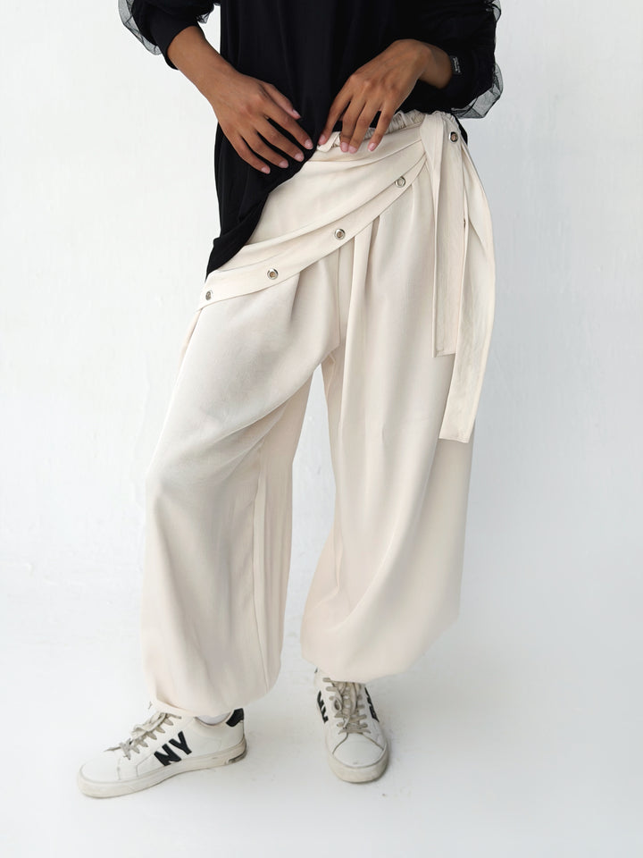 Flow pants in off white