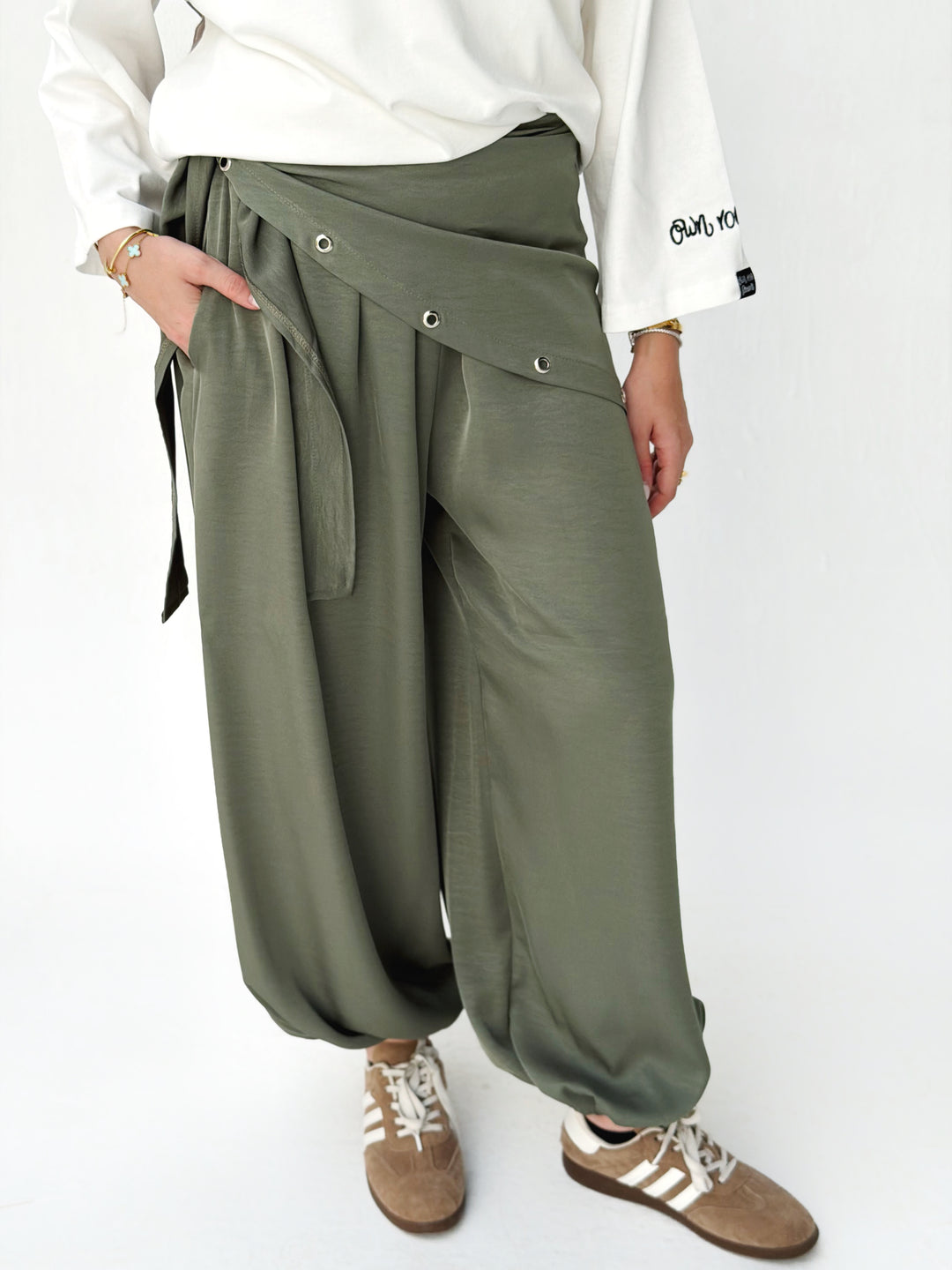 Flow pants in olive oil