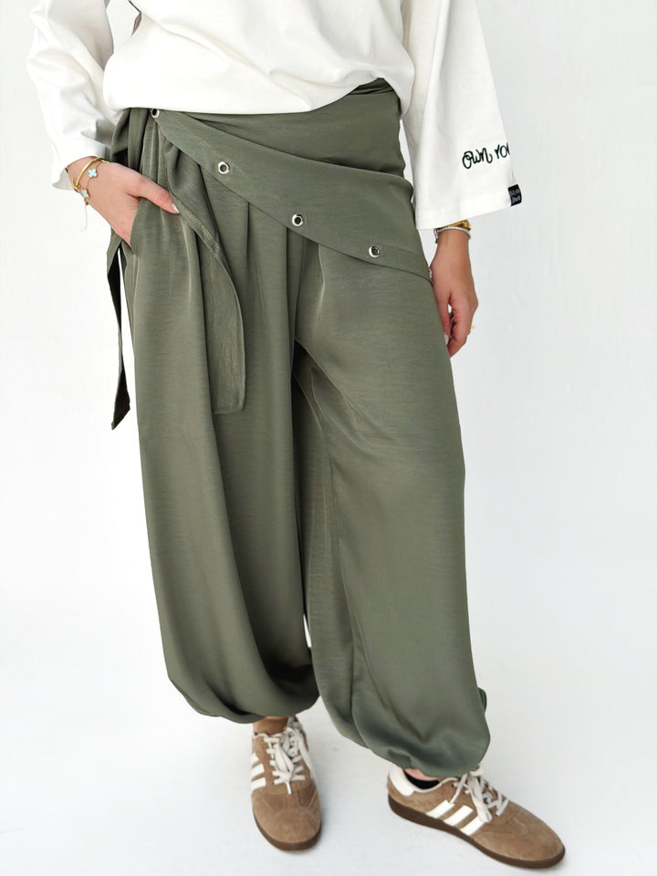 Flow pants in olive oil
