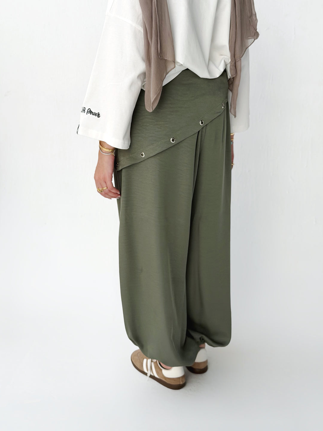 Flow pants in olive oil
