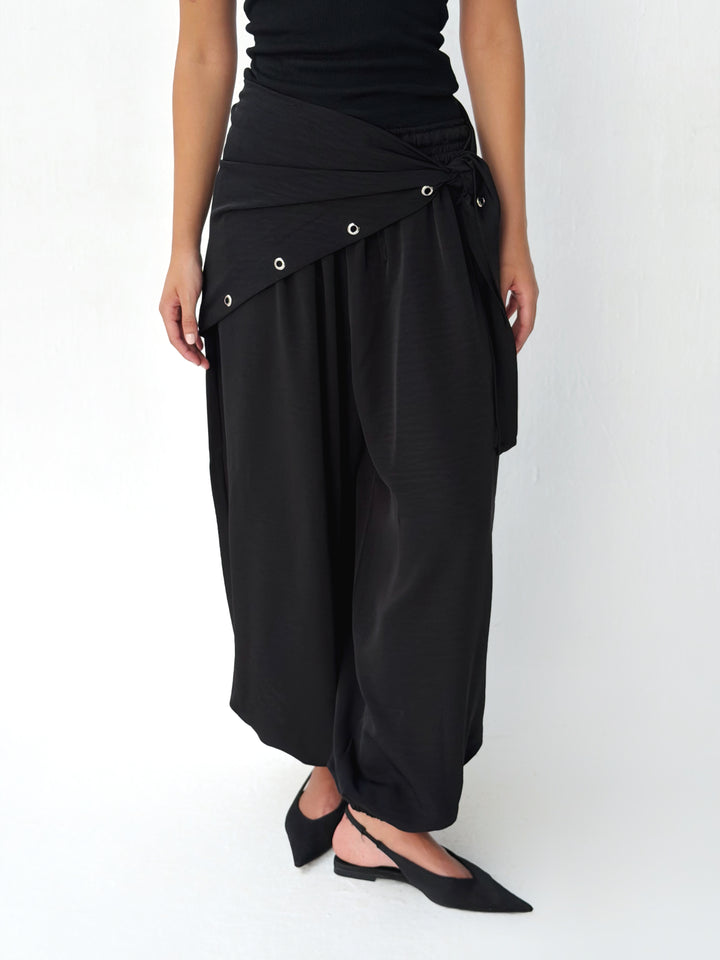 Flow pants in black