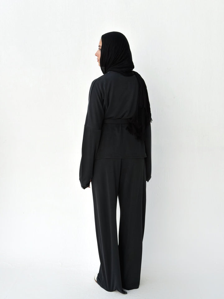 Flow set in black