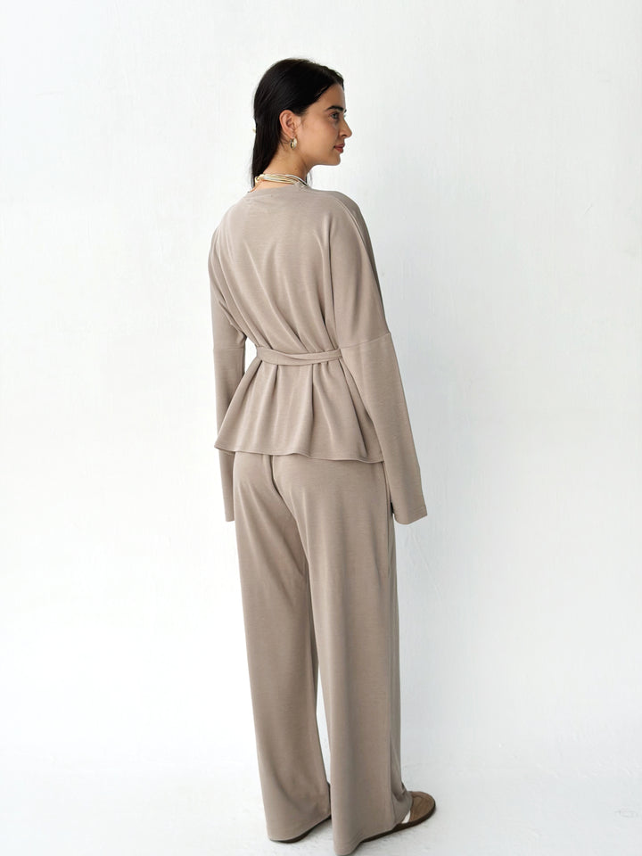 Flow set in beige