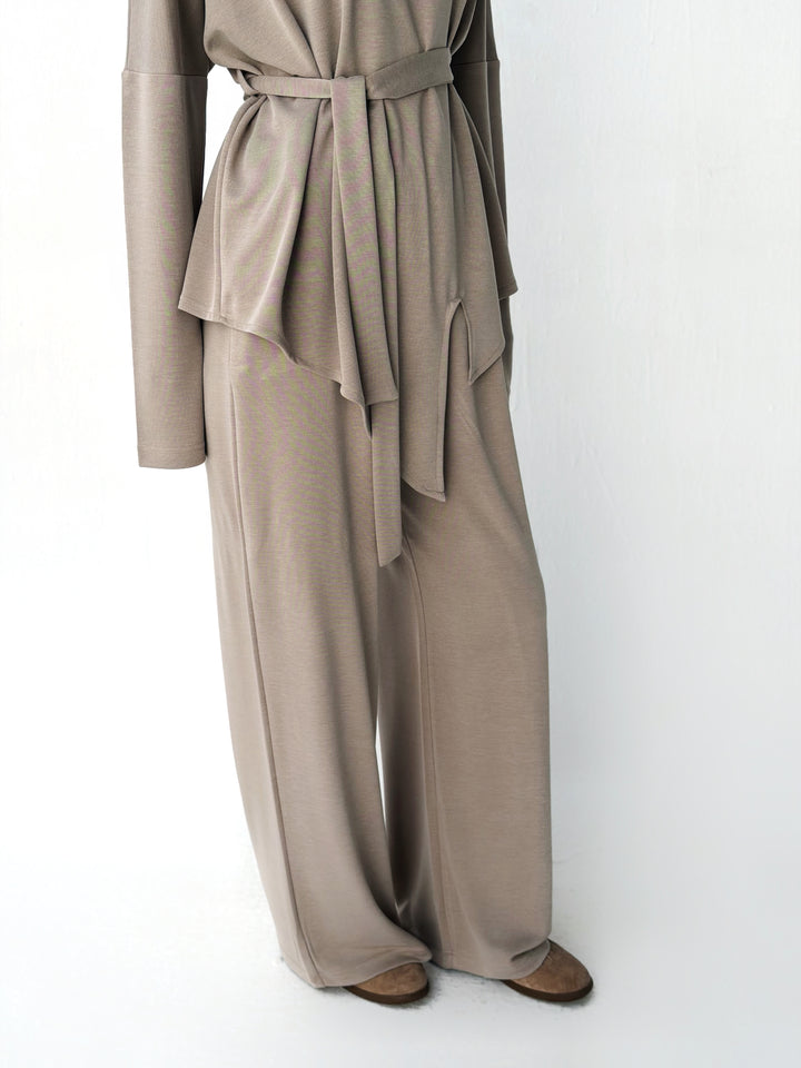 Flow set in beige