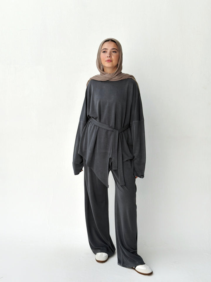 Flow set in dark gray