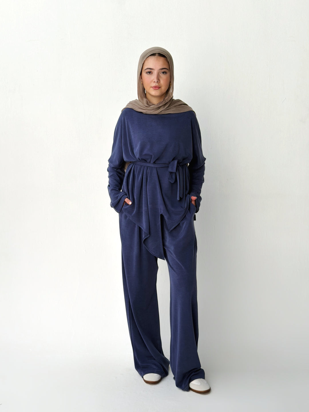 Flow set in navy blue