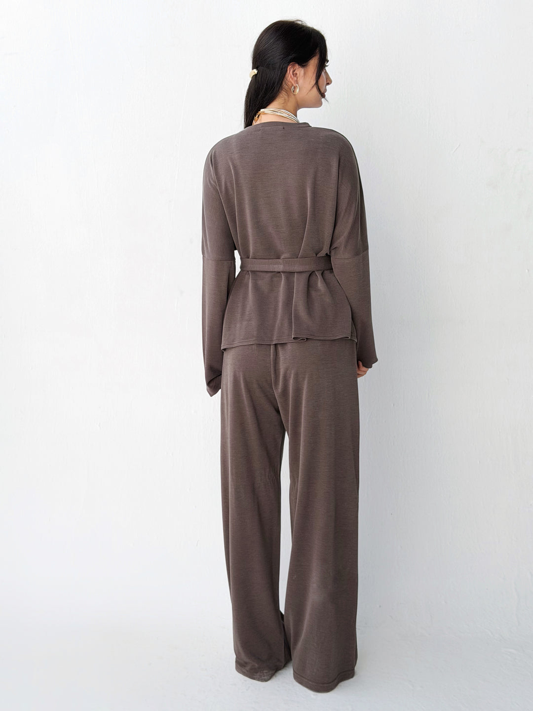 Flow set in brown