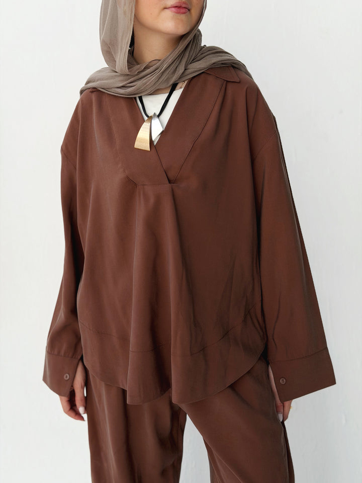 Ease set in brown