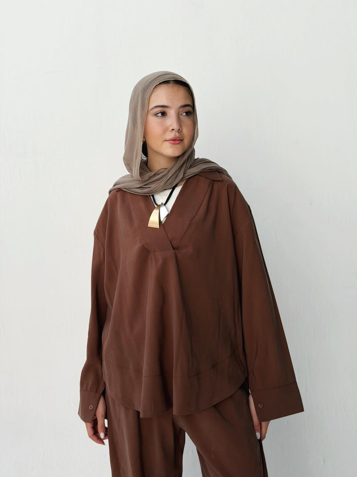 Ease set in brown