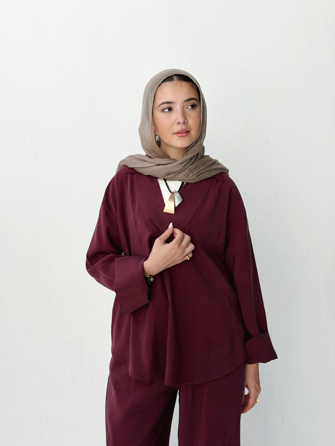 Ease set in burgundy