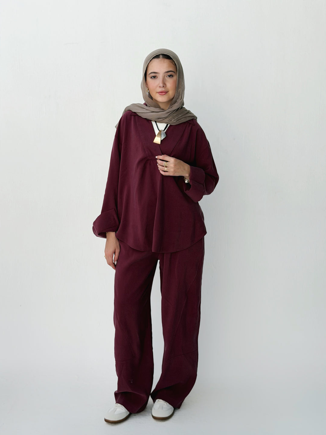 Ease set in burgundy