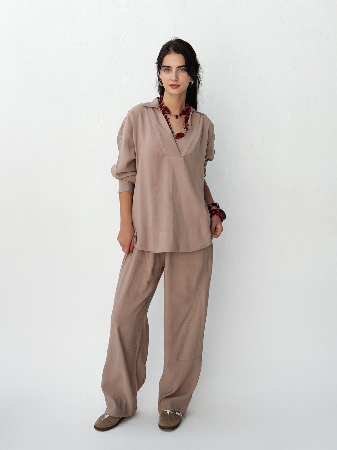 Ease set in beige