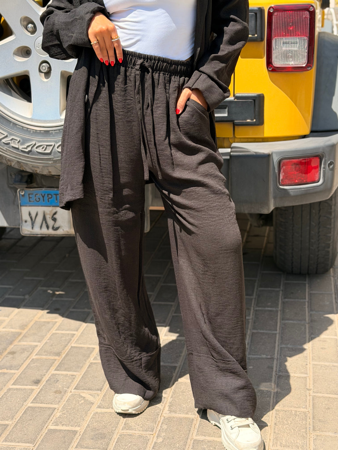 Linen mood set in Black