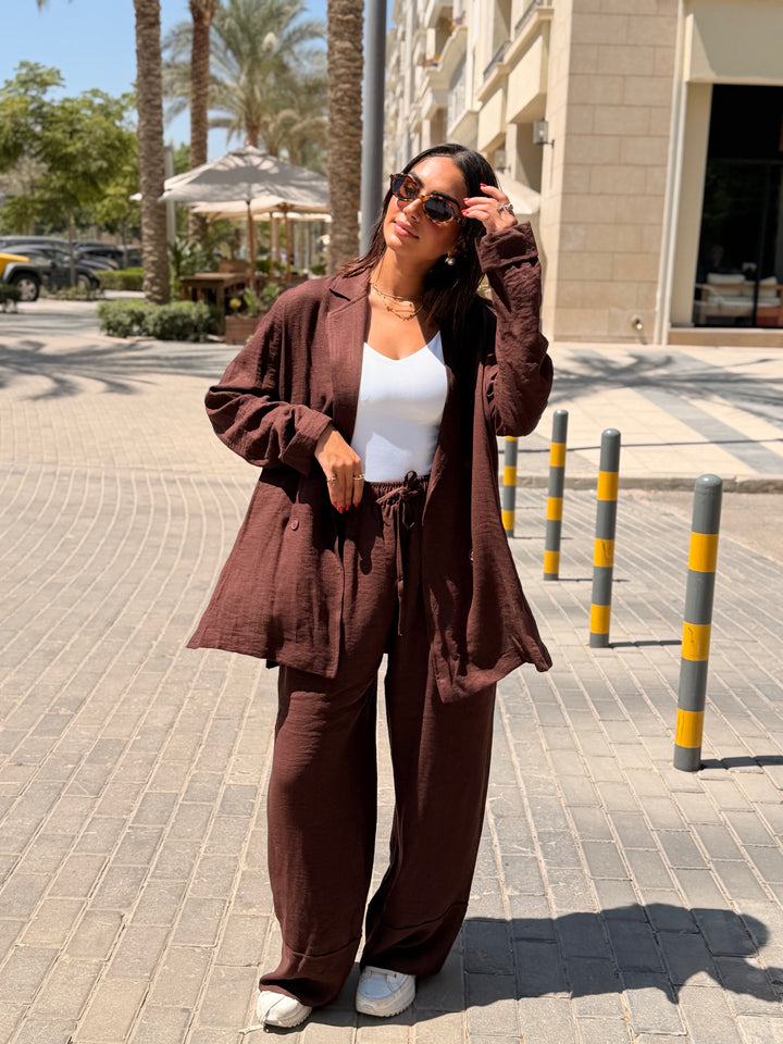 Linen mood set in chocolate brown