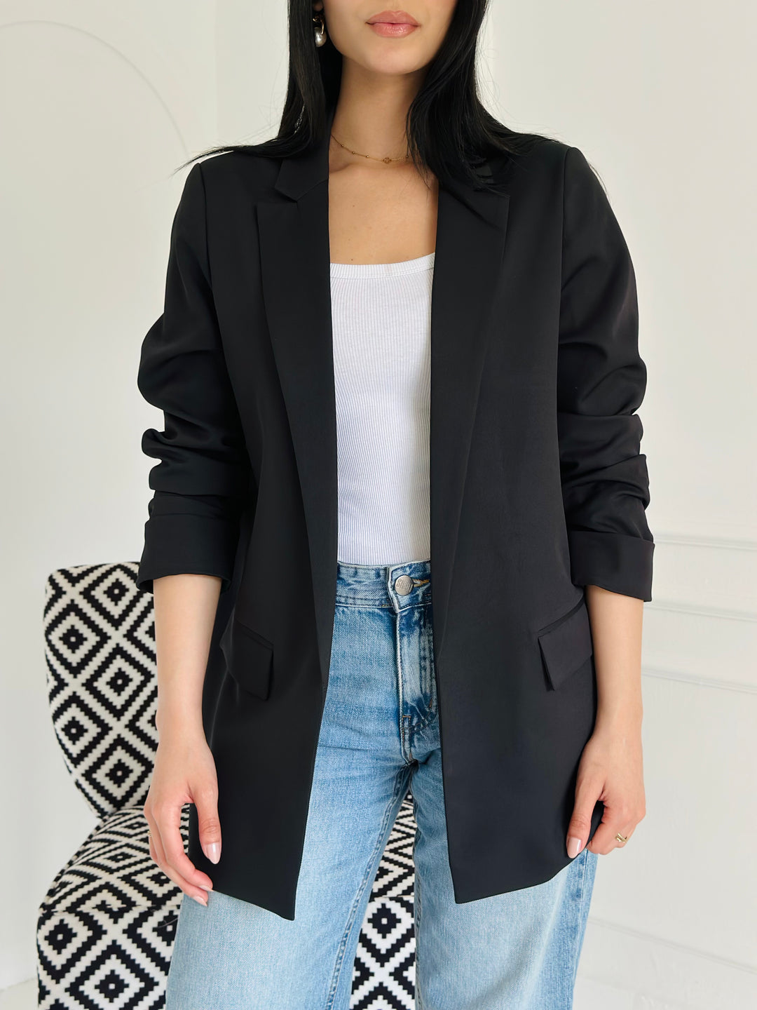 Ruffled Blazer in black