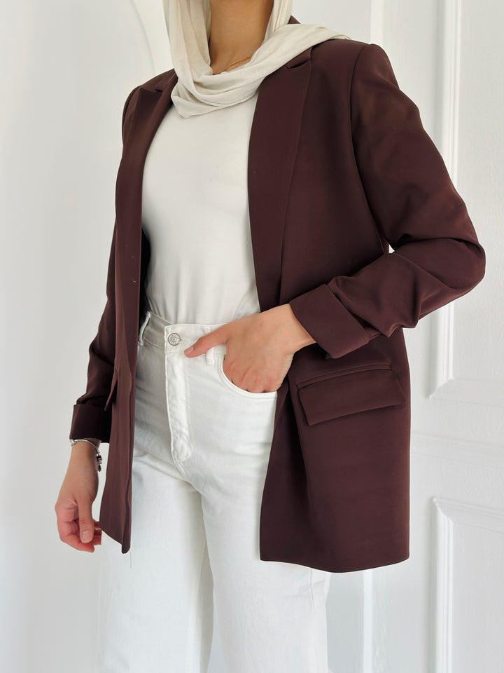 Ruffled blazer in chocolate