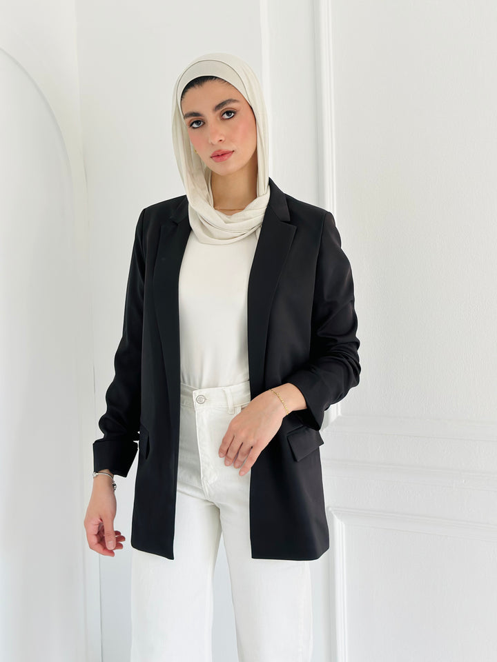 Ruffled Blazer in black