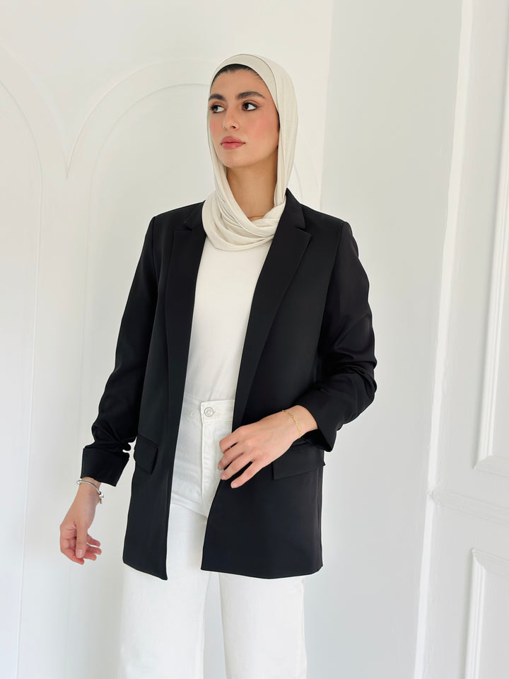 Ruffled Blazer in black