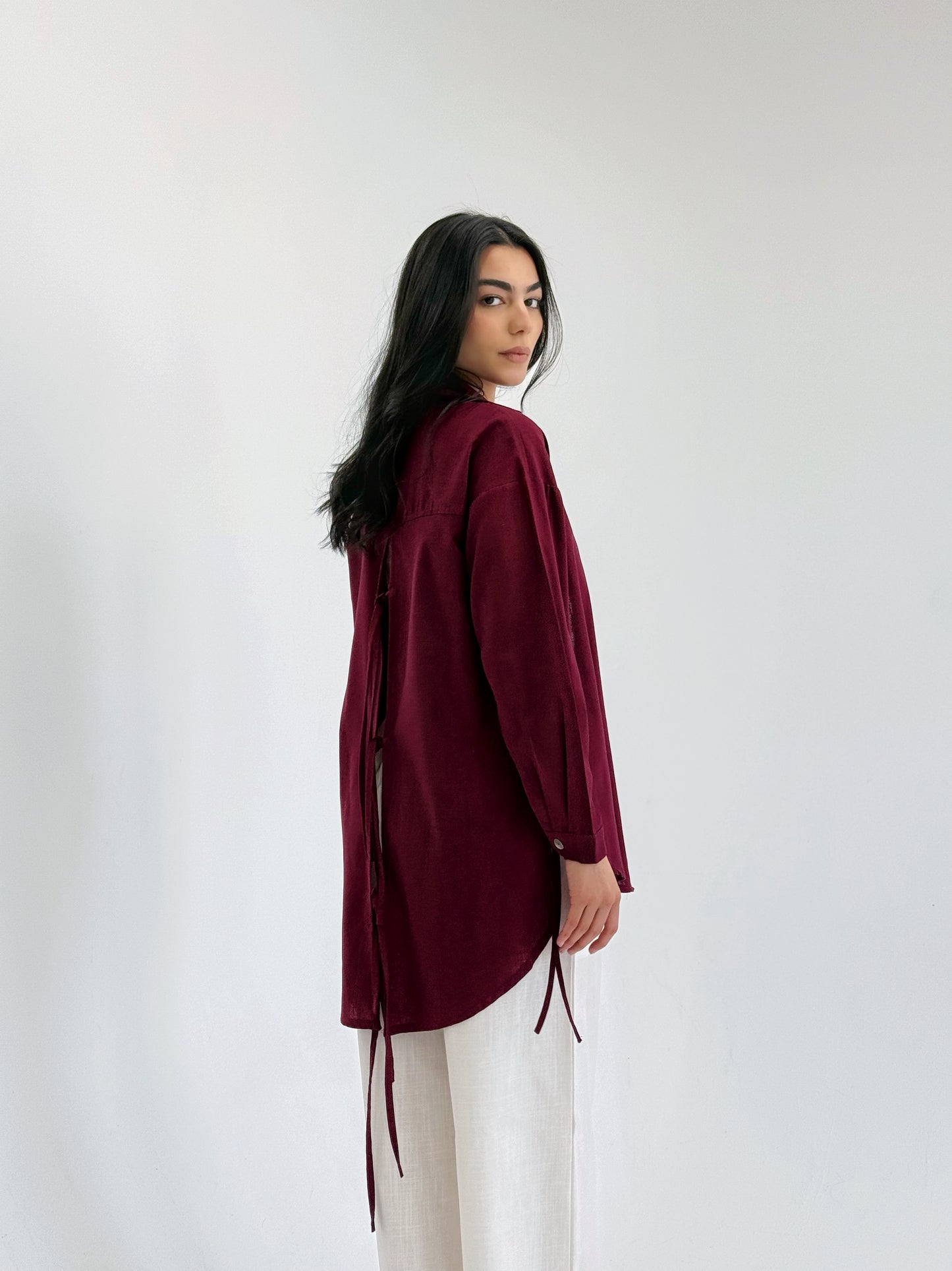 Linen Bow Back Shirt In burgundy