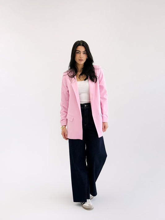 Ruffles blazer in pink