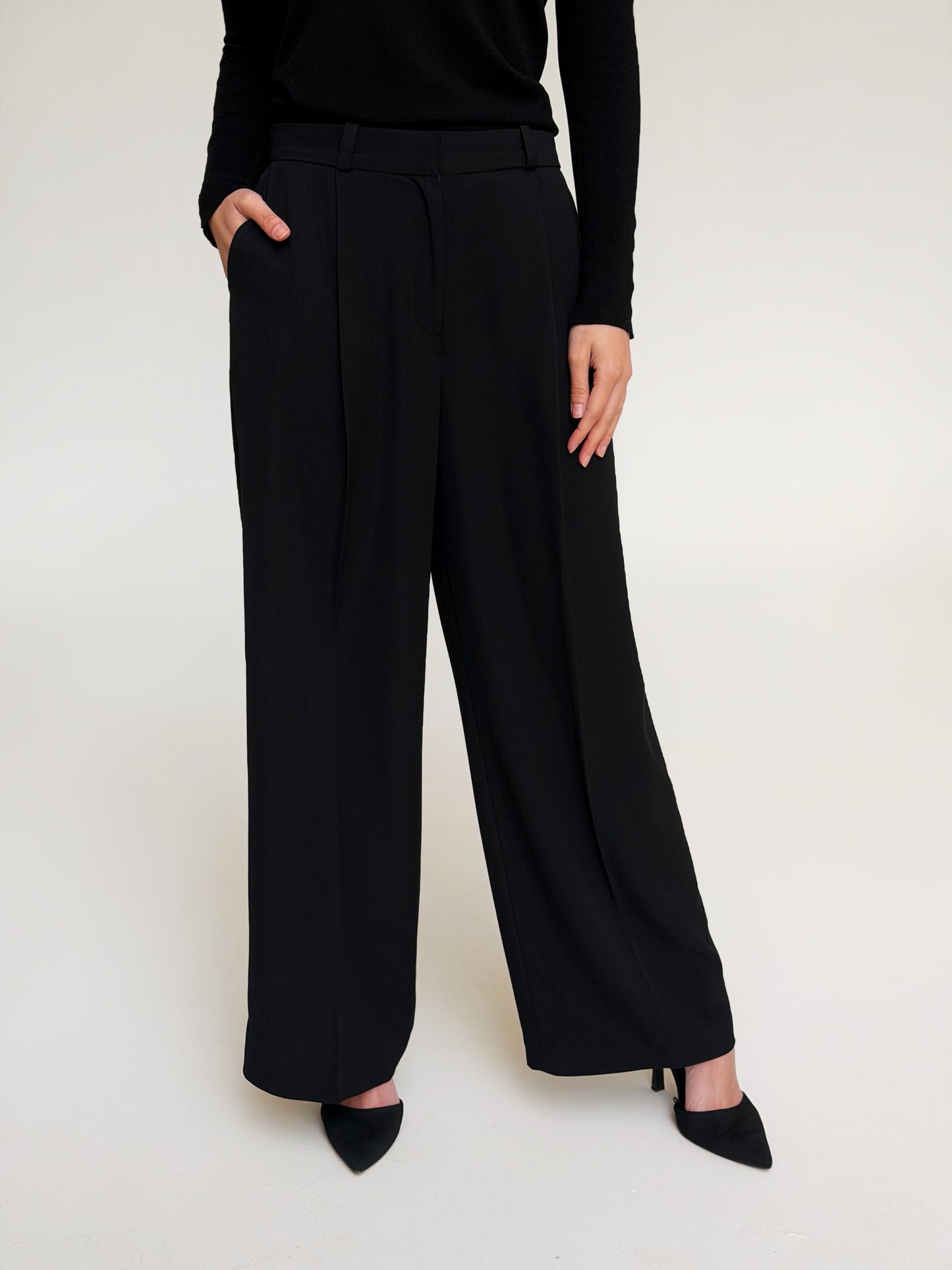 Elegant suit in Black