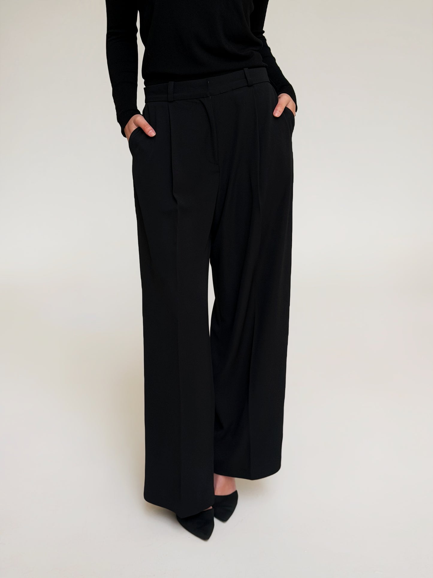 Elegant suit in Black