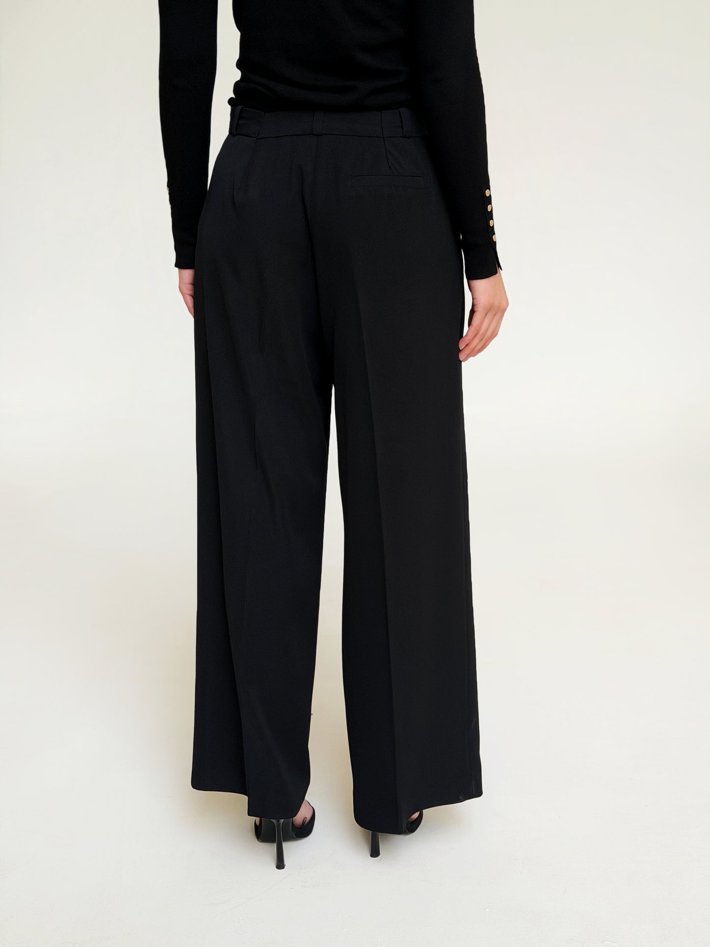 Elegant suit in Black