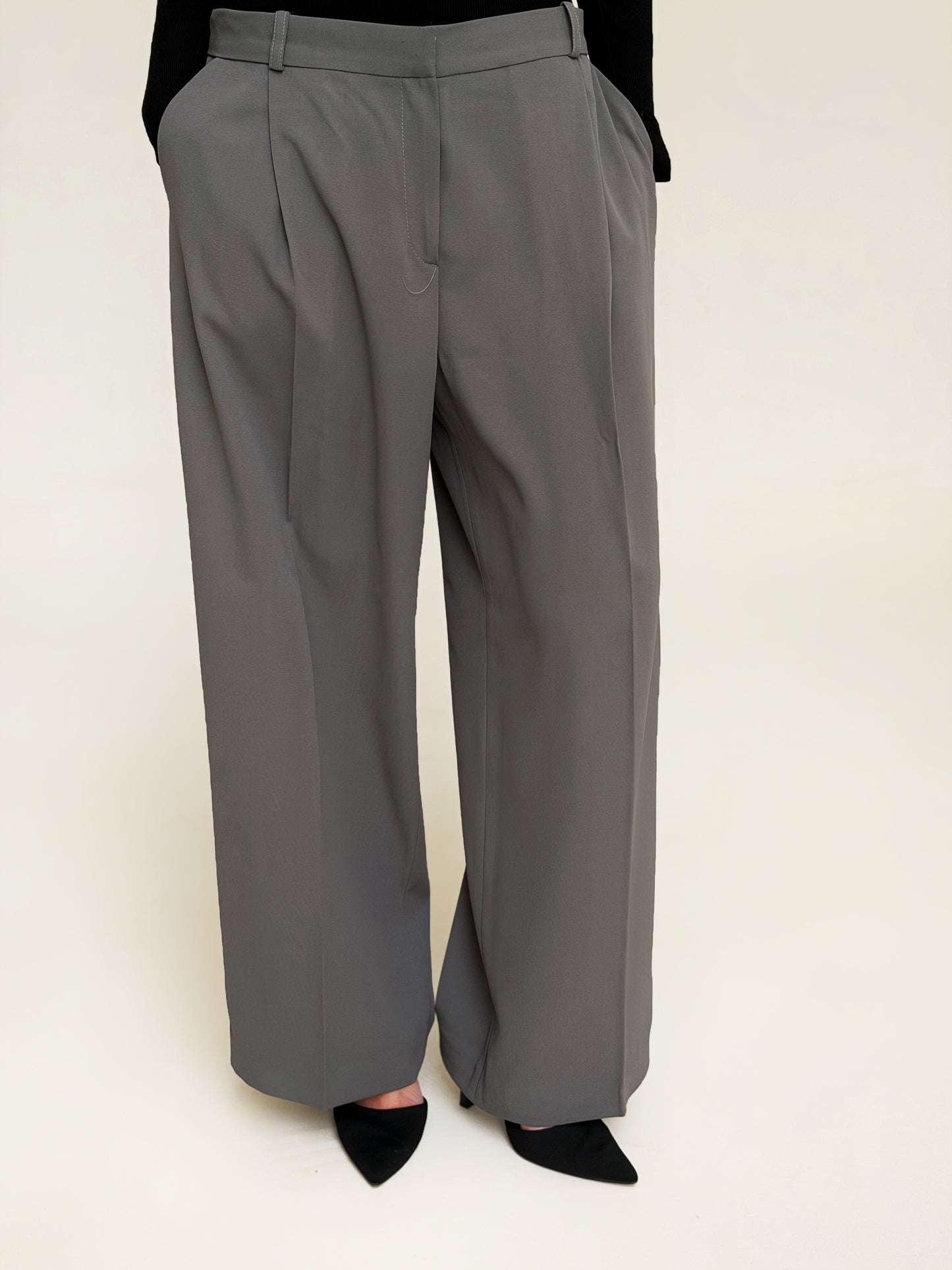 Elegant suit in Gray