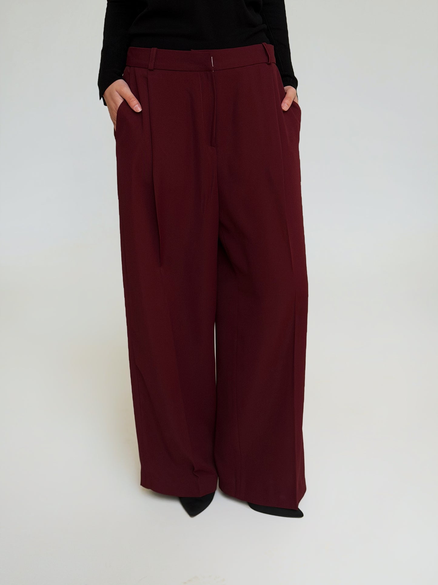 Elegant suit in BURGUNDY