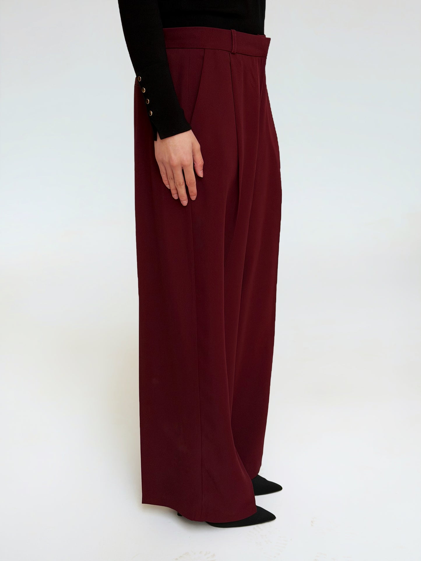 Elegant suit in BURGUNDY