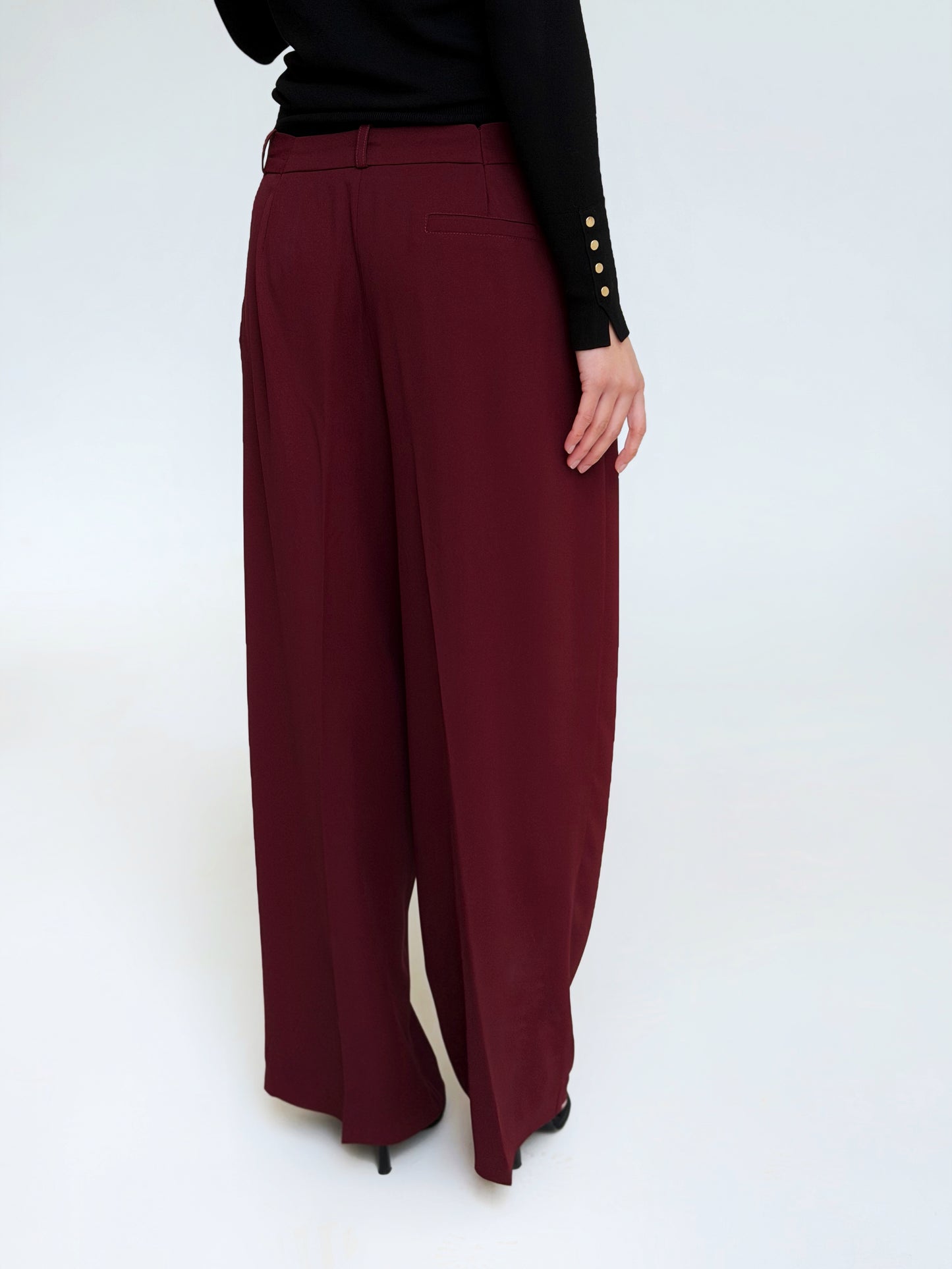 Elegant suit in BURGUNDY