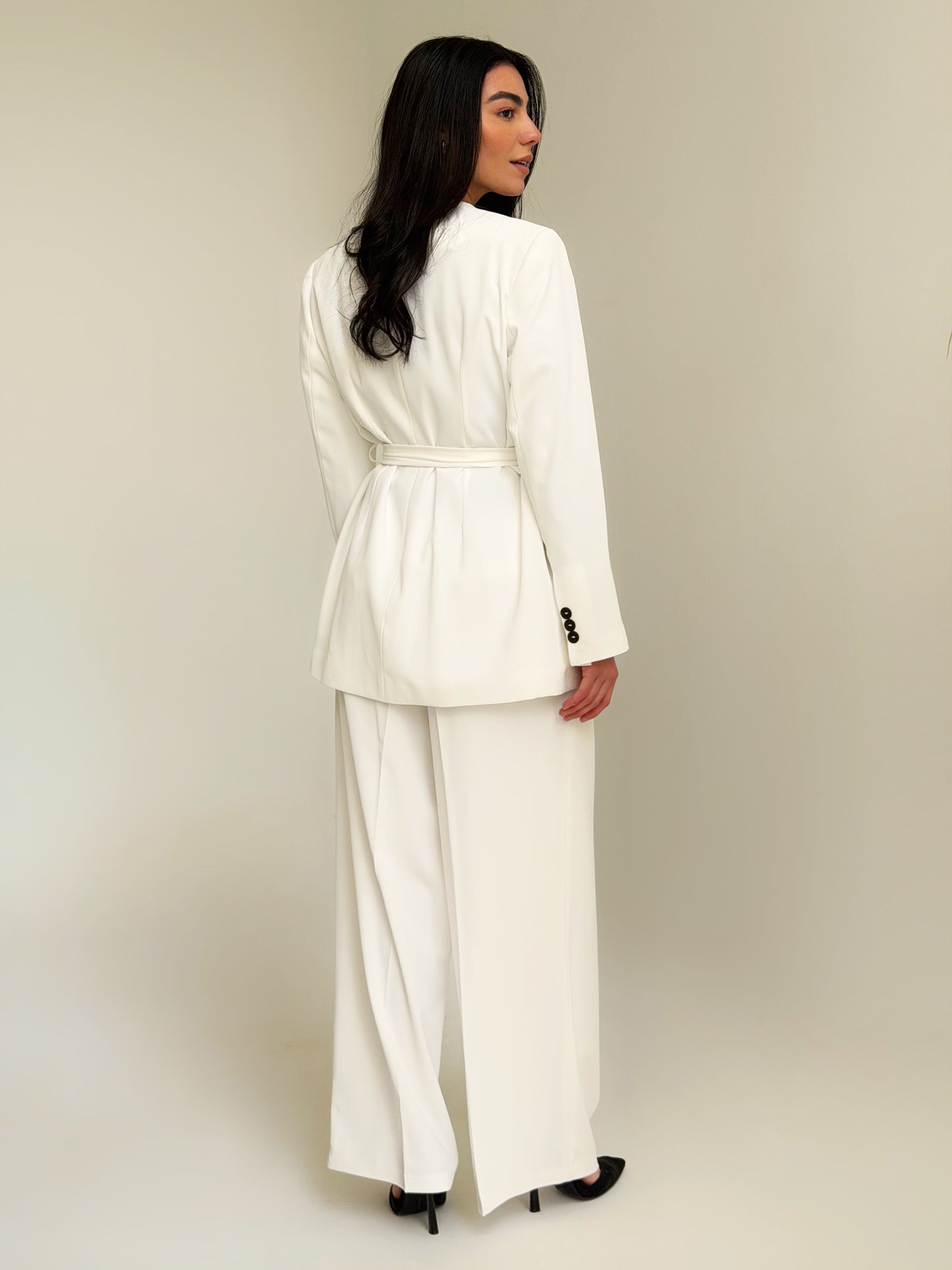 Elegant suit in Off white