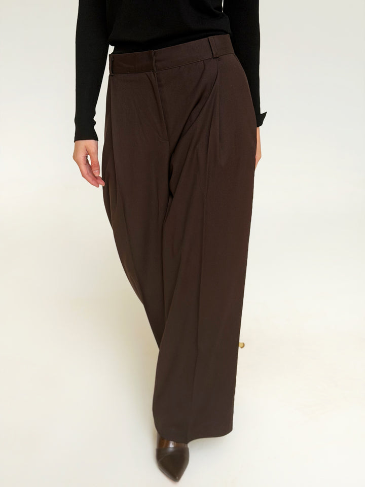 The Tailored Pants In Brown