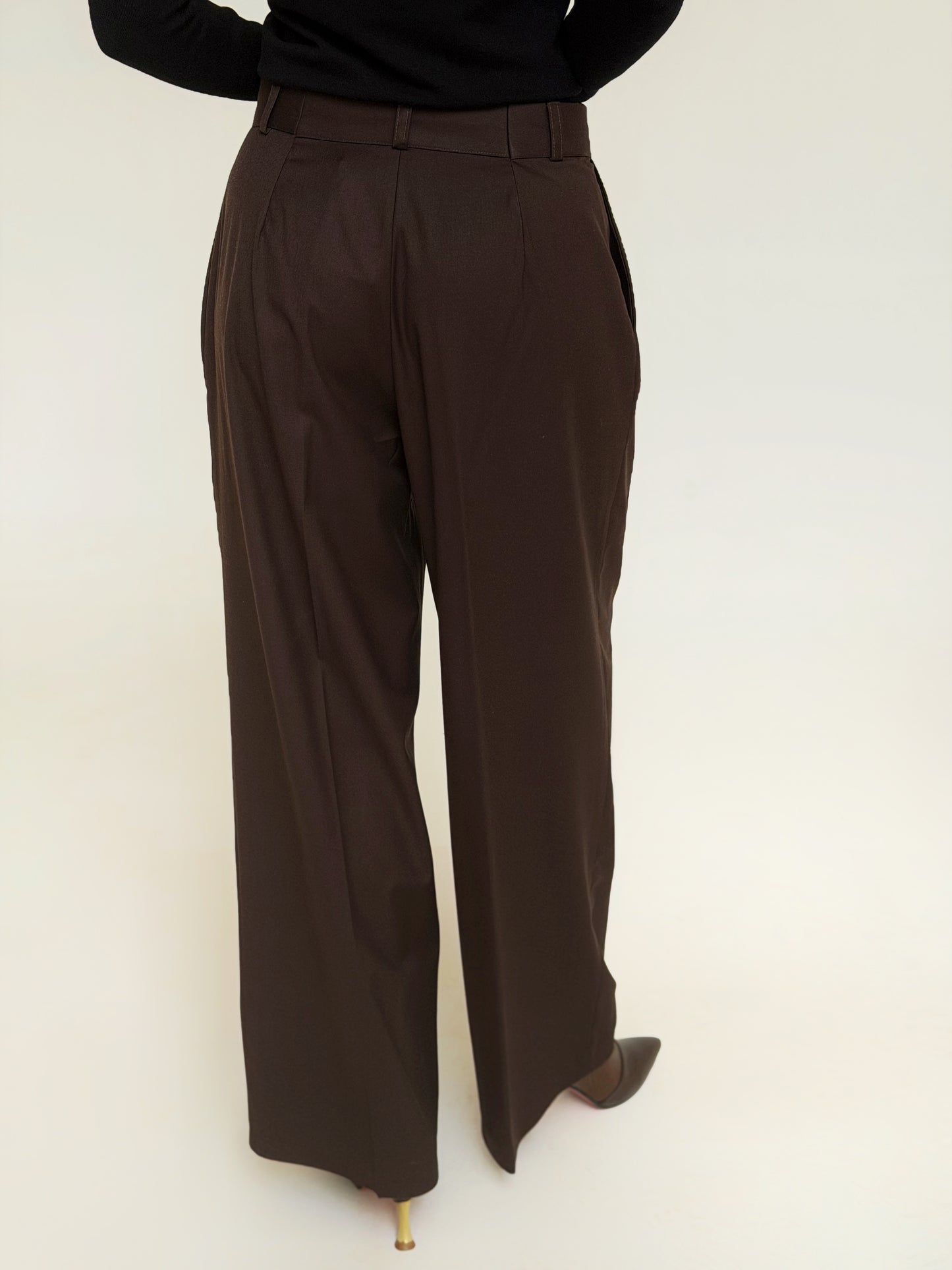 The Tailored Pants in Brown