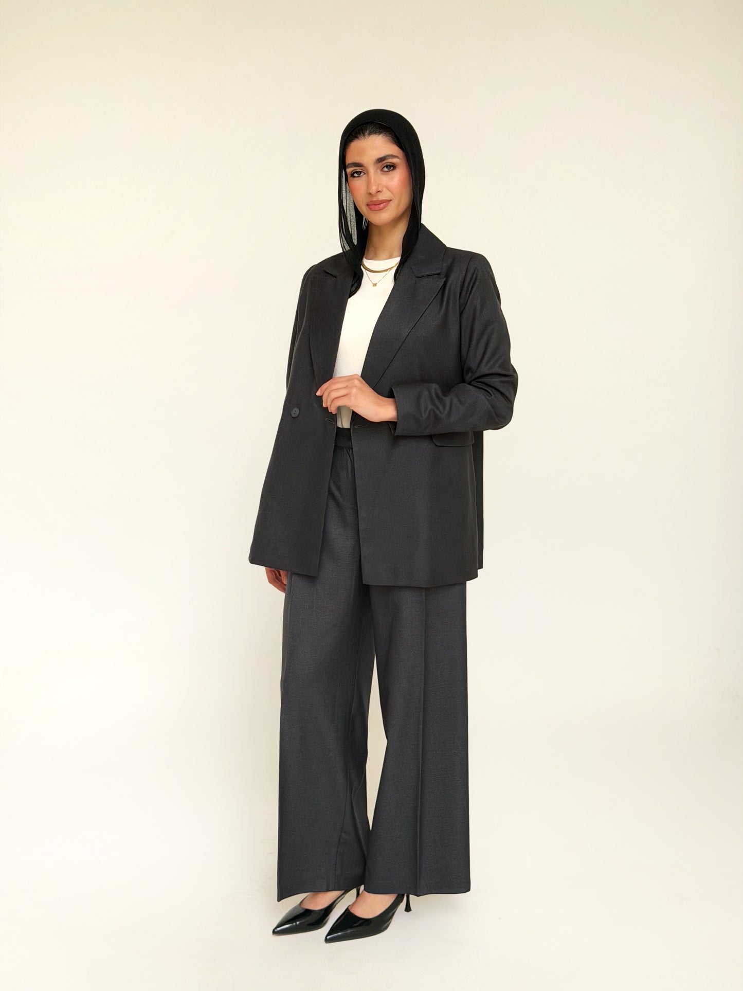 The Tailored Relaxed Blazer In Dark Gray