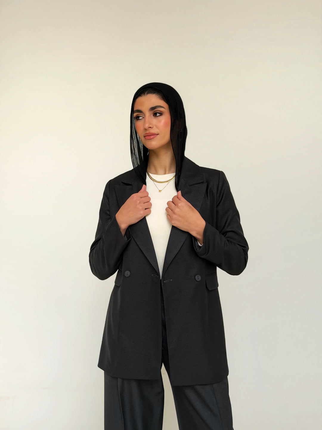 The Tailored Relaxed Blazer In Dark Gray