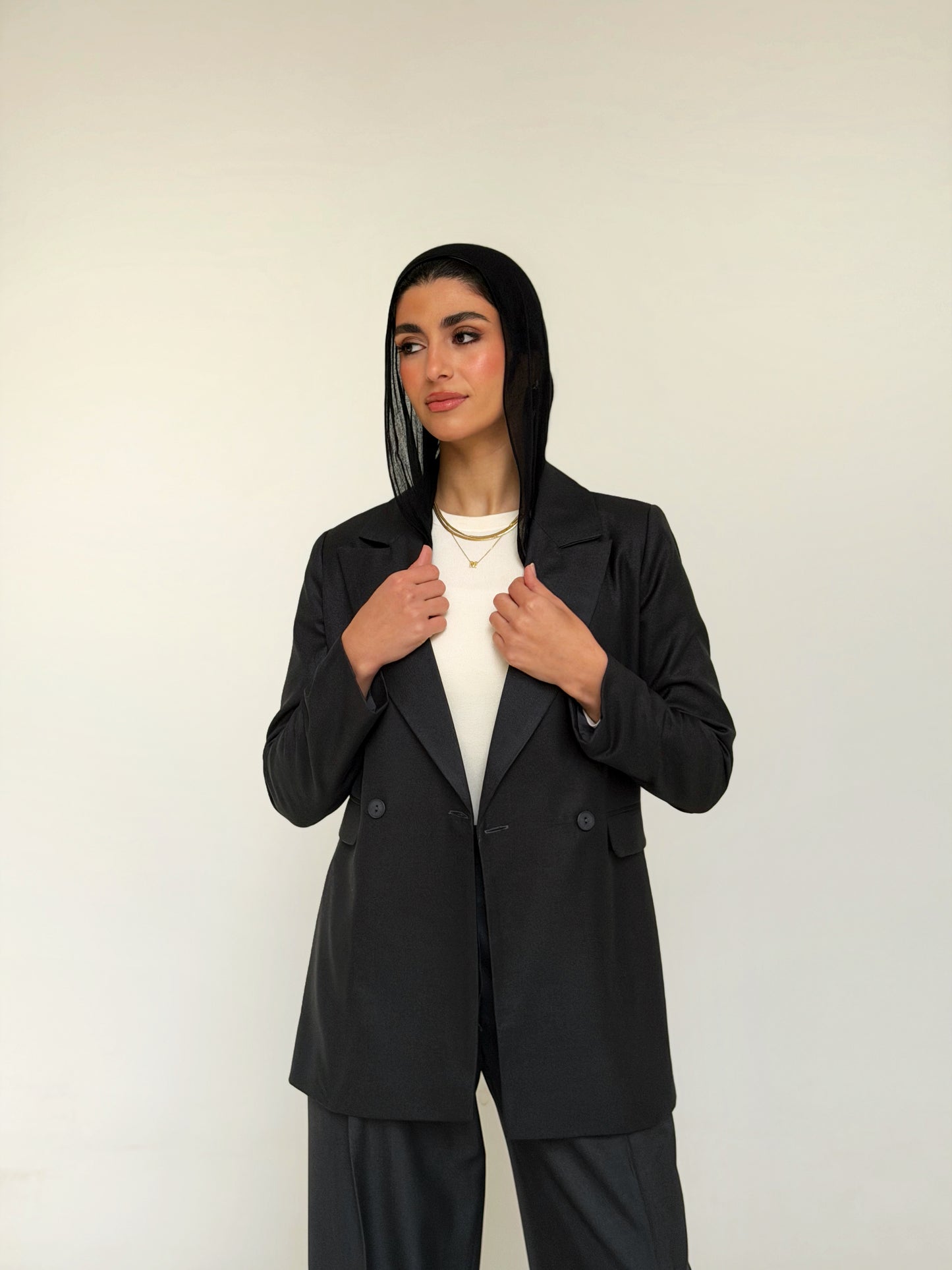 The Tailored Relaxed Blazer In Dark Gray