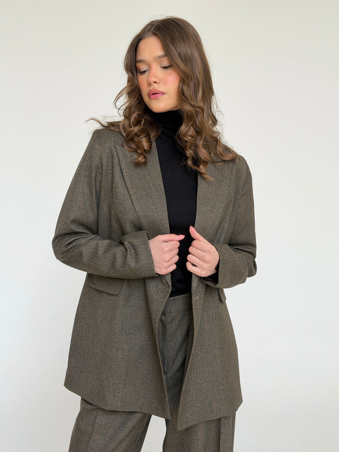 The Tailored Striped blazer in Brown