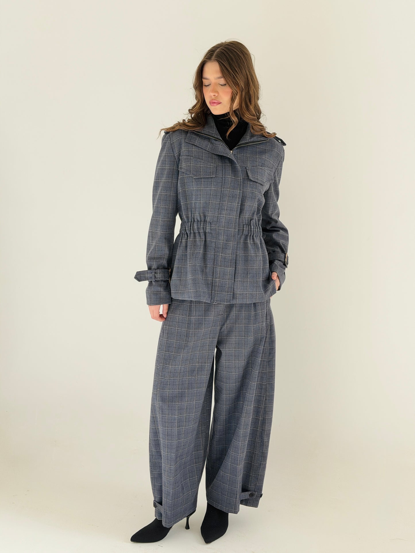 Checkered suit in blue