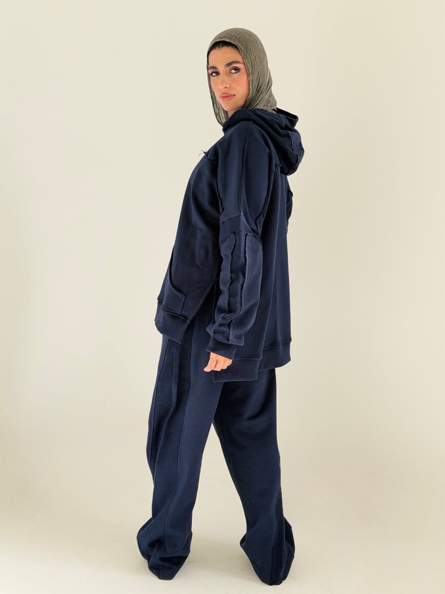 Daily Go set In Navy Blue