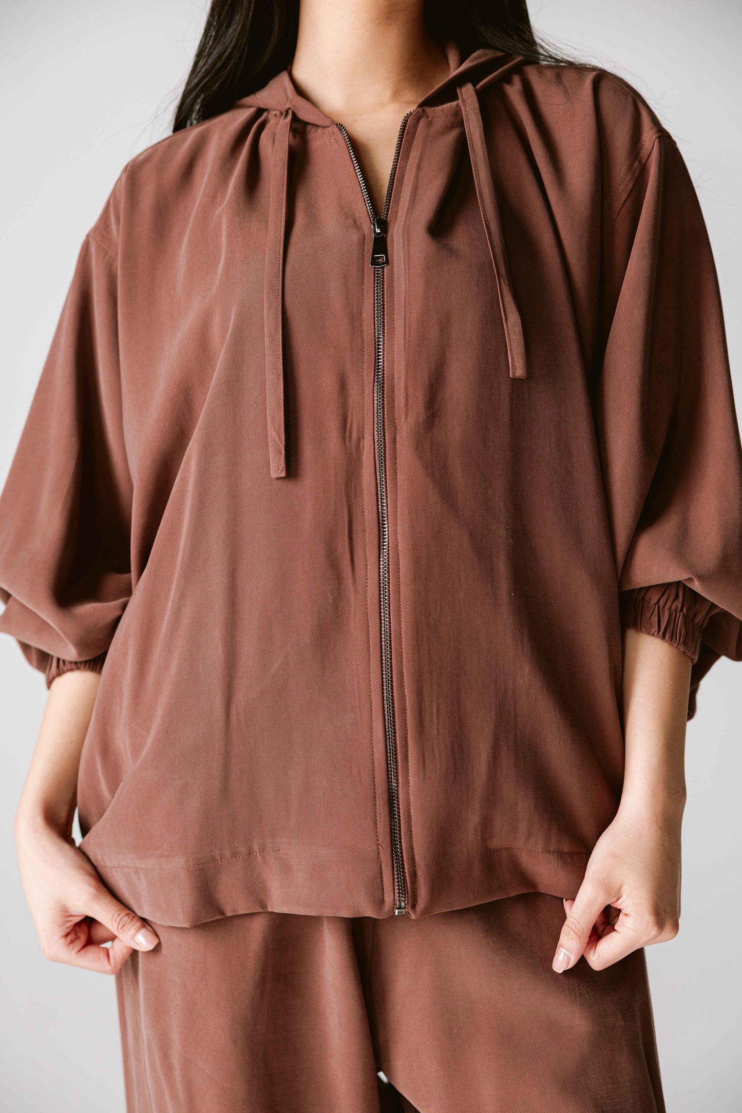 Off Duty Set In Brown