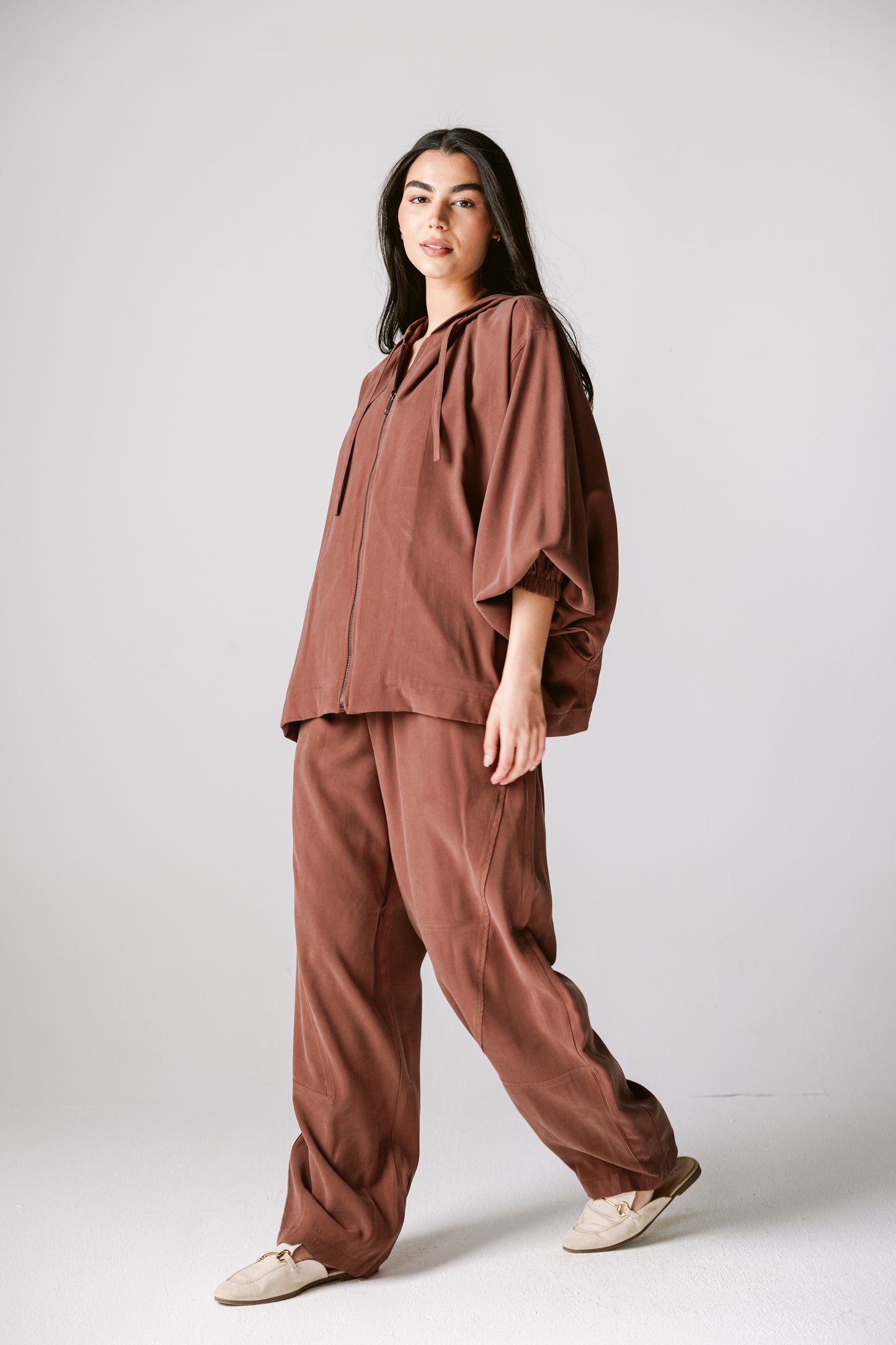 Off Duty Set In Brown