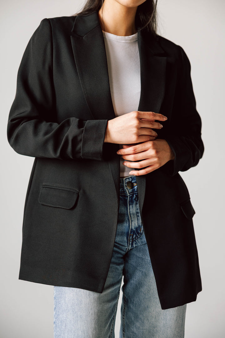 Ruffled Blazer in black