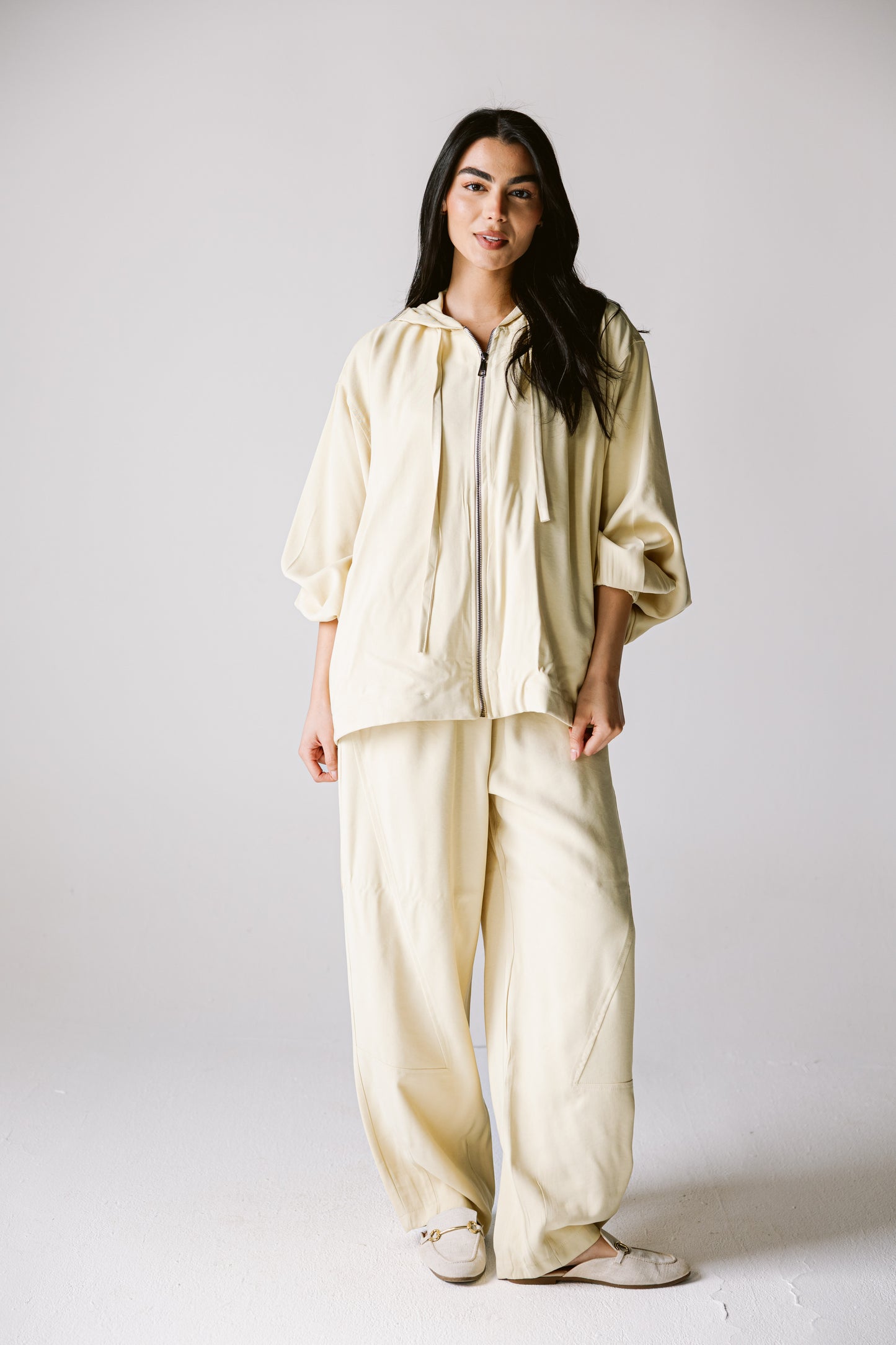 Off Duty set in Butter Yellow