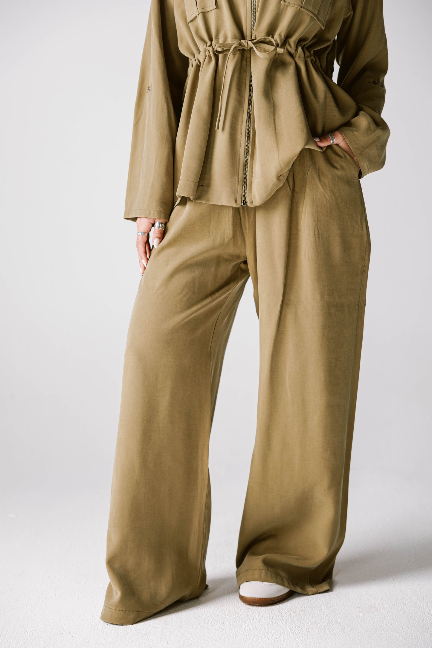 Light Bloom Set In Khaki Olive
