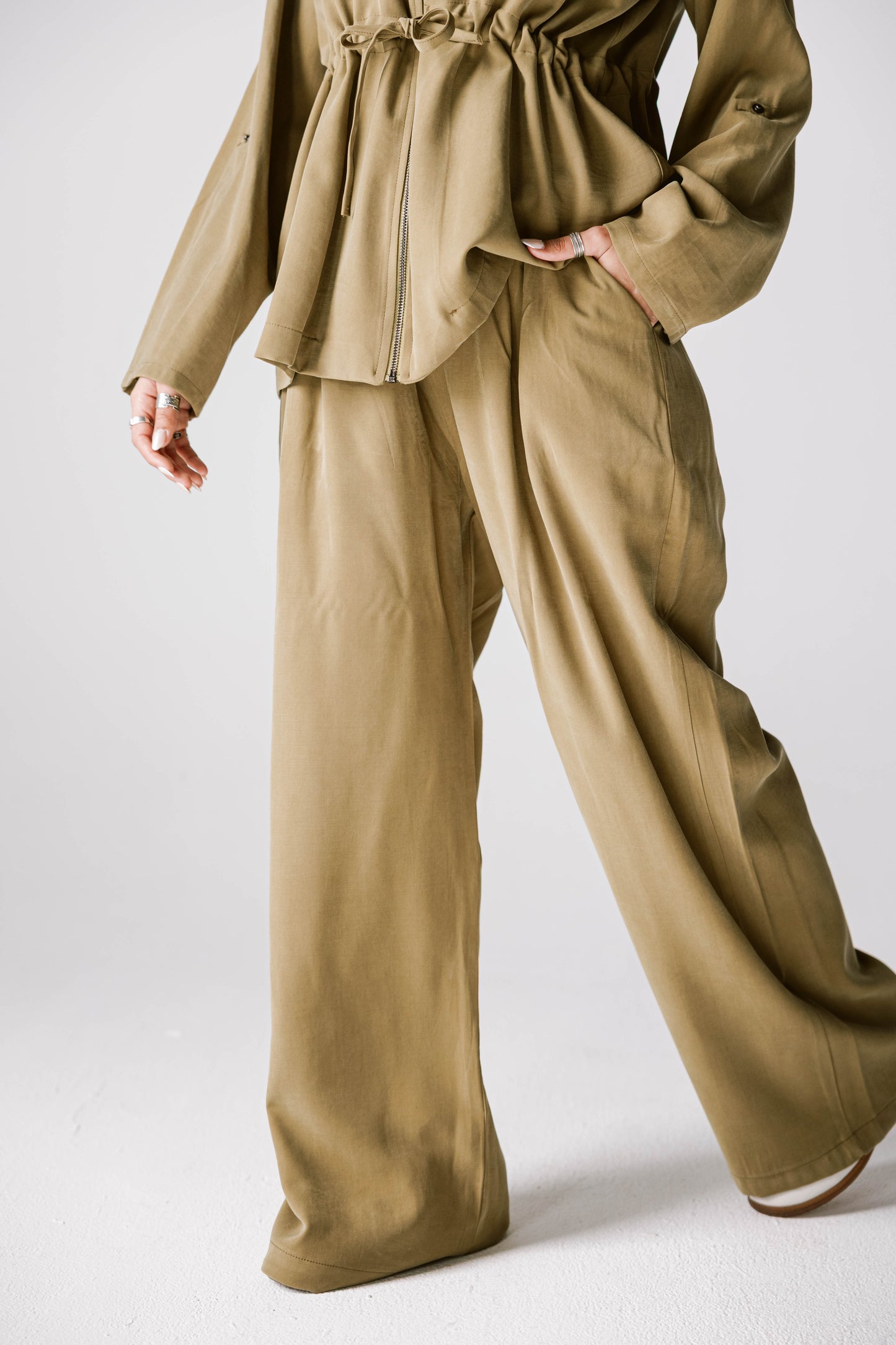 Light Bloom Set In Khaki Olive