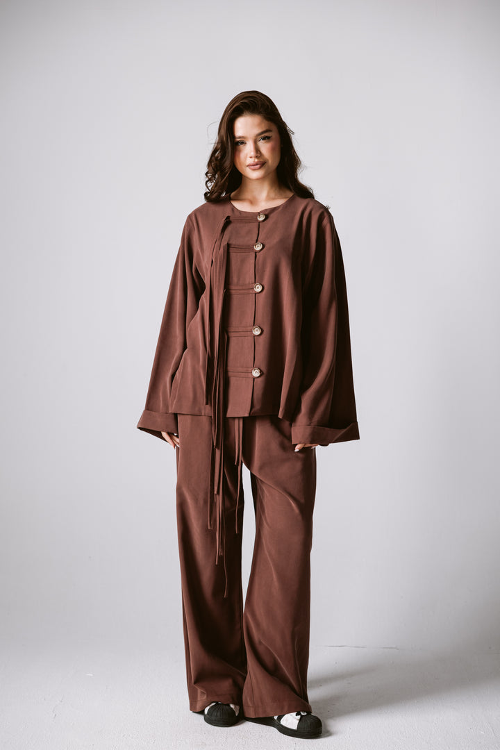 Fringes Set In Brown