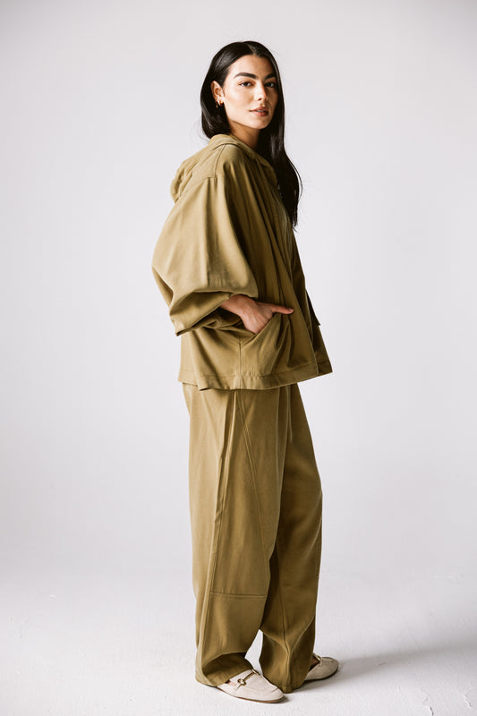 Off Duty Set In Khaki Olive