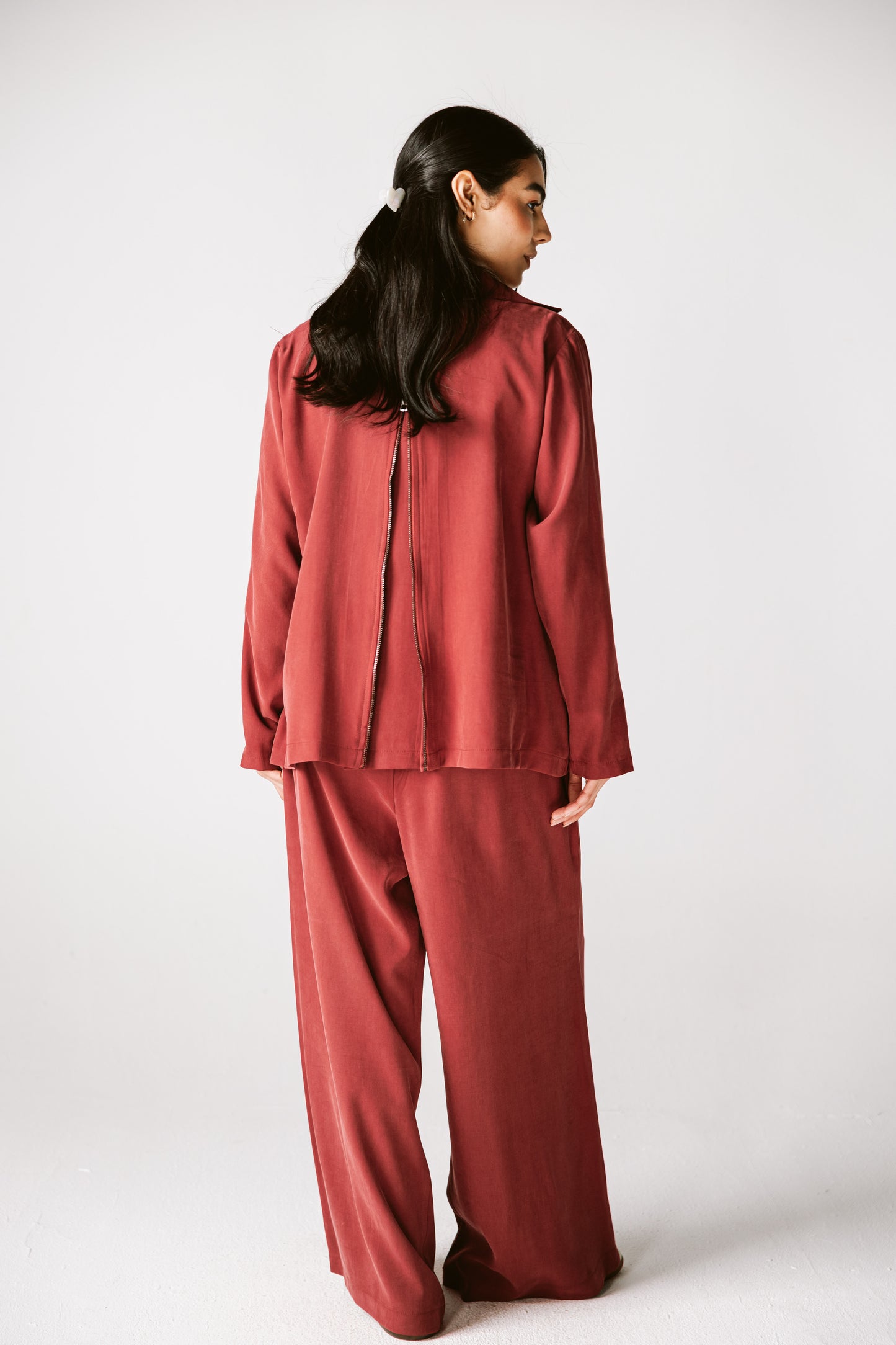 Back Zip Set In Burgundy